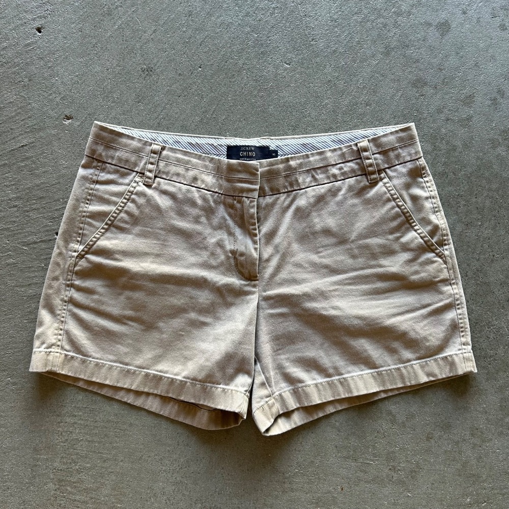 J Crew Chino Shorts Womens Size 8 Khaki Beige Flat Front Cotton 4.5" Inseam